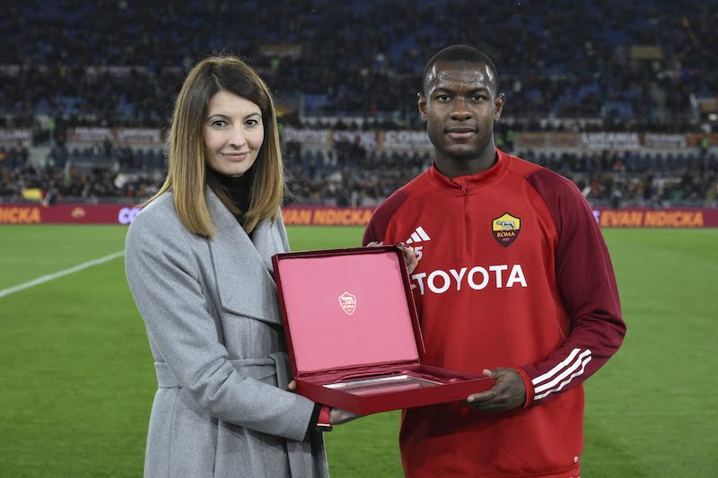 Roma, la Ceo Souloukou premia N'Dicka prima della partita: il motivo 1 5738807
