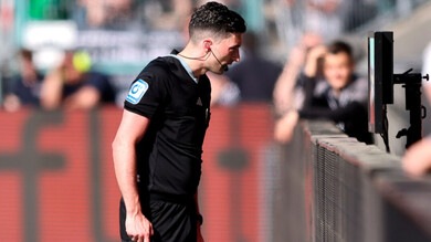 Var oltre l’assurdo in Germania: al Dortmund tolto un rigore...già segnato! 1 Var oltre l’assurdo in Germania: al Dortmund tolto un rigore...già segnato!