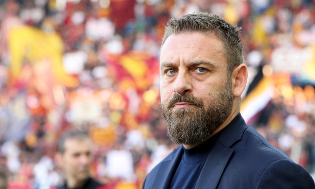 Contratto pluriennale, base fissa più bonus: De Rossi diventa perno del progetto Roma 1 Contratto pluriennale, base fissa più bonus: De Rossi diventa perno del progetto Roma