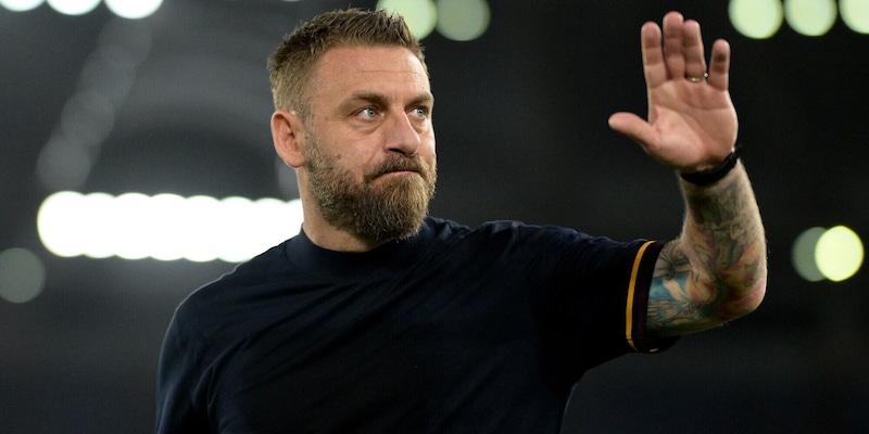 De Rossi verso la firma sul rinnovo di contratto con la Roma: i dettagli 1 De Rossi verso la firma sul rinnovo di contratto con la Roma: i dettagli