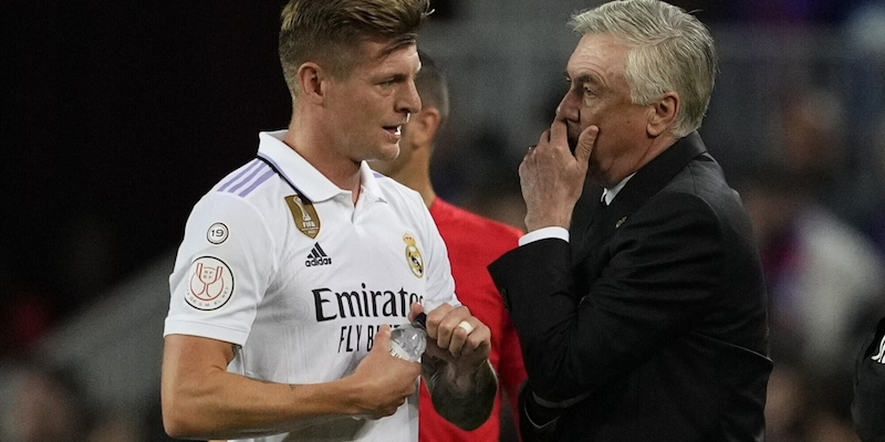 Ancelotti sul ritiro di Kroos: "La decisione di un uomo con le p...e" 1 Ancelotti sul ritiro di Kroos: "La decisione di un uomo con le p...e"