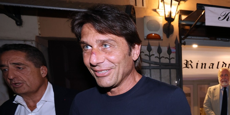 Retroscena Napoli: Conte tra cena, Italia, depistaggi e l'intesa fino al 2027 1 Retroscena Napoli: Conte tra cena, Italia, depistaggi e l'intesa fino al 2027