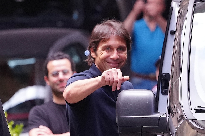 Conte, presentazione da re: giornalisti da tutto il mondo 1 Conte, presentazione da re: giornalisti da tutto il mondo