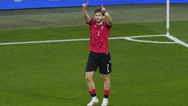 Kvara, blitz di De Laurentiis e Manna in Germania 1 Kvara, blitz di De Laurentiis e Manna in Germania