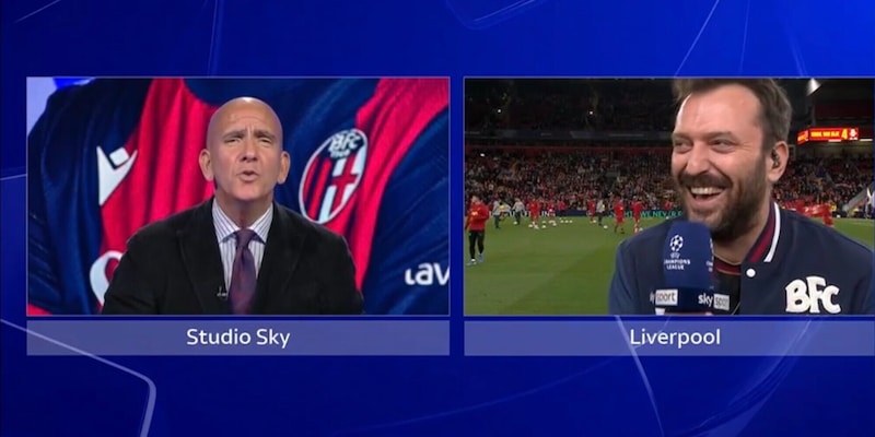 Di Canio a sorpresa in diretta tv: canta Cremonini prima di Liverpool-Bologna 1 Di Canio a sorpresa in diretta tv: canta Cremonini prima di Liverpool-Bologna