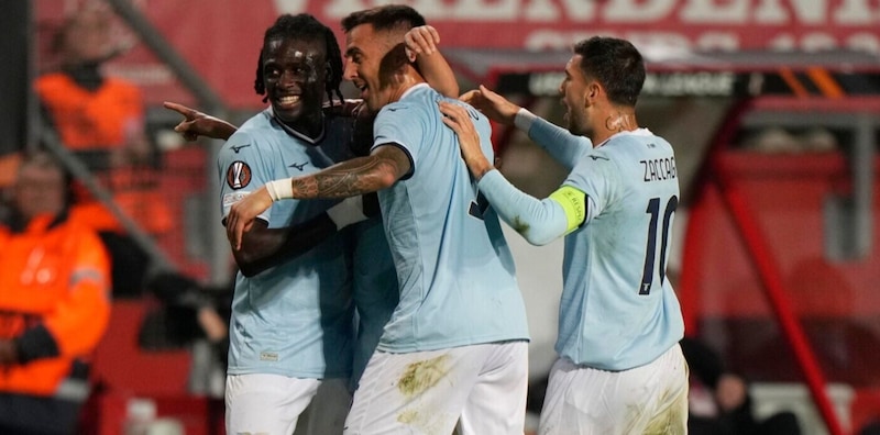 Pedro immortale: la Lazio stende il Twente! Mourinho, rosso e United ripreso 1 Pedro immortale: la Lazio stende il Twente! Mourinho, rosso e United ripreso