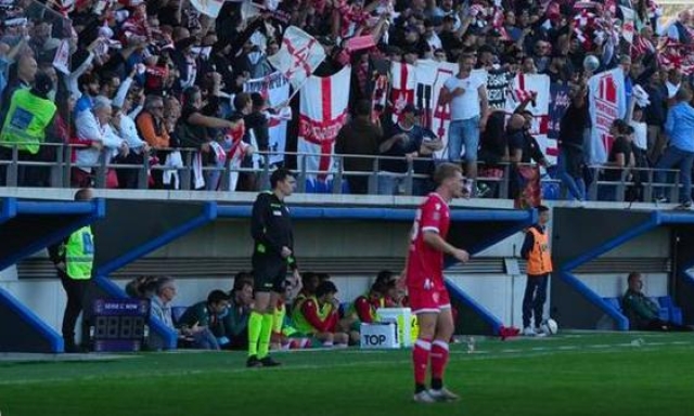 Il Padova mantiene il +5 sul Vicenza, il Benevento allunga. A Foggia si dimette Capuano 1 Il Padova mantiene il +5 sul Vicenza, il Benevento allunga. A Foggia si dimette Capuano