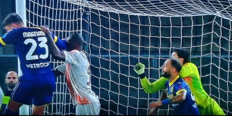 Moviola Verona-Roma, Marcenaro più Pairetto shock: 2-1 da annullare 1 Moviola Verona-Roma, Marcenaro più Pairetto shock: 2-1 da annullare