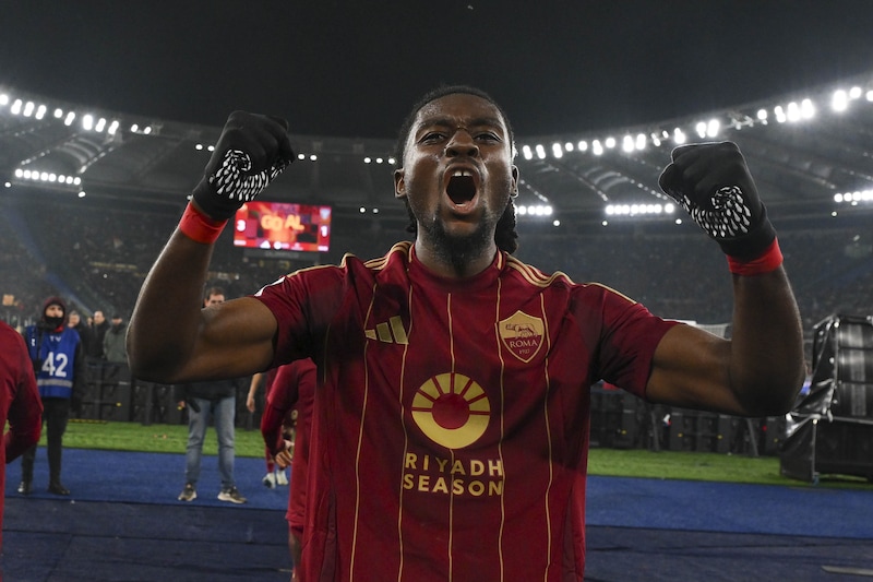 La Roma si gode Koné: i suoi segreti dalla frase di De Rossi alla sedia a rotelle 1 La Roma si gode Koné: i suoi segreti dalla frase di De Rossi alla sedia a rotelle