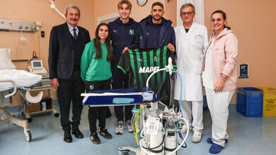 Il Sassuolo in visita al reparto di pediatria dell’ospedale della città 1 Il Sassuolo in visita al reparto di pediatria dell’ospedale della città