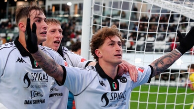 Apoteosi Spezia, il Catanzaro vince al 98'. Sconfitta per la Cremonese 1 Apoteosi Spezia, il Catanzaro vince al 98'. Sconfitta per la Cremonese