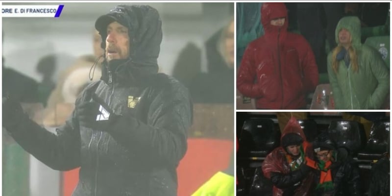 Venezia-Como, diluvio e raffiche di vento fortissime: partita quasi impossibile 1 Venezia-Como, diluvio e raffiche di vento fortissime: partita quasi impossibile