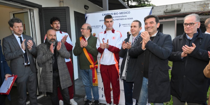 Roma, giornata di volontariato con Hummels e Mancini a Tor Tre Teste 1 Roma, giornata di volontariato con Hummels e Mancini a Tor Tre Teste