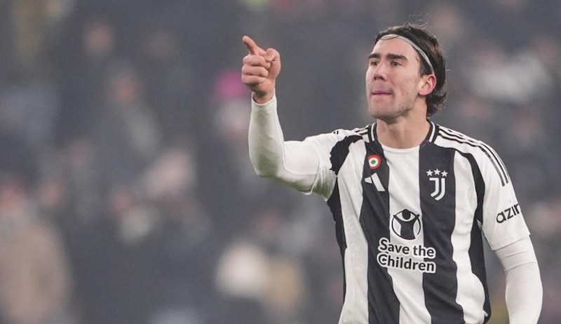 Vlahovic furioso, lite con alcuni tifosi allo Stadium dopo Juve-Venezia: ecco cosa è successo 1 Vlahovic furioso, lite con alcuni tifosi allo Stadium dopo Juve-Venezia: ecco cosa è successo