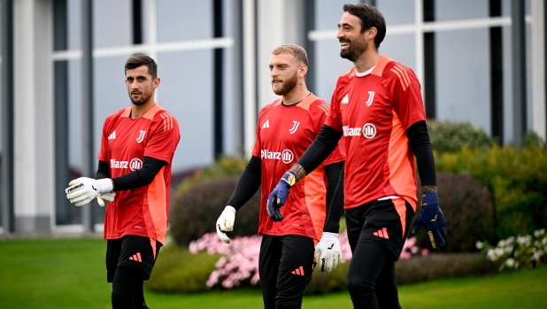 Mai nessuno titolare per più di 4 gare di fila: Perin o Di Gregorio, come sceglie i portieri la Juve 1 Mai nessuno titolare per più di 4 gare di fila: Perin o Di Gregorio, come sceglie i portieri la Juve