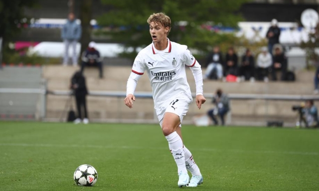 Maxi Ibra torna a segnare. Il Milan Primavera batte la Samp, in gol il figlio di Zlatan 1 Maxi Ibra torna a segnare. Il Milan Primavera batte la Samp, in gol il figlio di Zlatan
