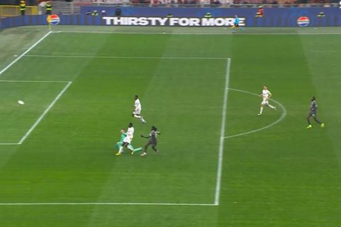 Milan-Stella Rossa: il gol dell'1-0 di Leao 1 Milan-Stella Rossa: il gol dell'1-0 di Leao