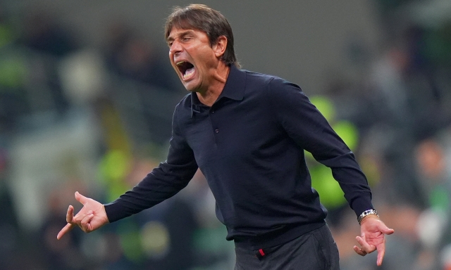 Conte: "Non abbiamo l'obbligo di vincere ma di restare in alto. Jesus una garanzia, Kvara convocato" 1 Conte: "Non abbiamo l'obbligo di vincere ma di restare in alto. Jesus una garanzia, Kvara convocato"