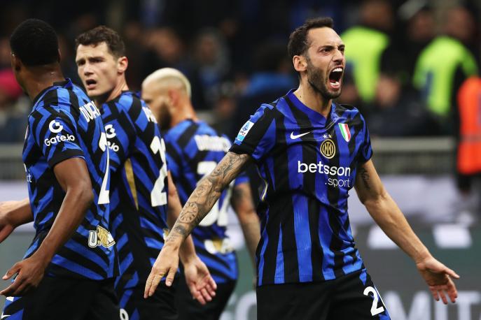 Il tiro al volo di Barella e la perla di Calhanoglu: i migliori gol dell'Inter 1 Il tiro al volo di Barella e la perla di Calhanoglu: i migliori gol dell'Inter