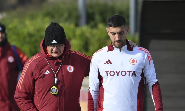 Pellegrini-Ranieri, confronto e abbraccio a Trigoria. E il suo agente sonda il mercato... 1 Pellegrini-Ranieri, confronto e abbraccio a Trigoria. E il suo agente sonda il mercato...