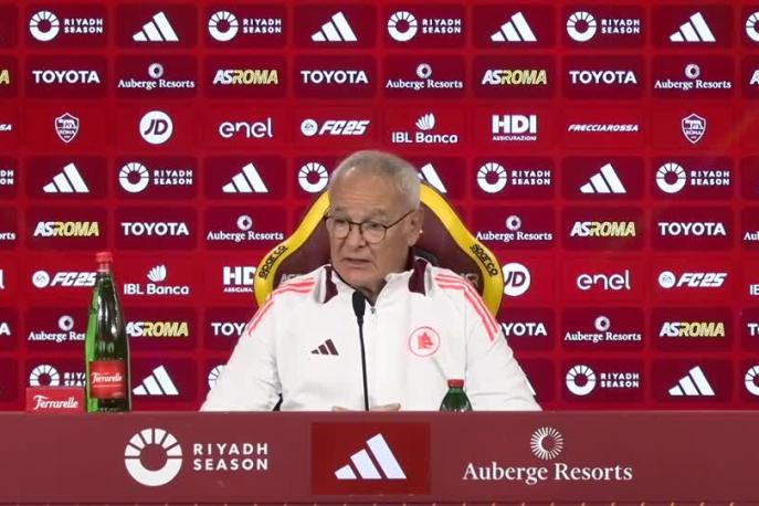 Roma, allenamento a porte aperte: "Facciamo innamorare i tifosi" 1 Roma, allenamento a porte aperte: "Facciamo innamorare i tifosi"