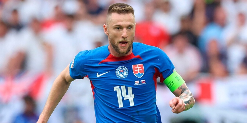 Niente Serie A per Skriniar: l'ex Inter si trasferisce da Mourinho 1 Niente Serie A per Skriniar: l'ex Inter si trasferisce da Mourinho