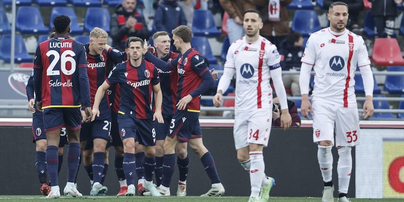 Bologna show con Castro, Odgaard e Orsolini: Monza ko, Italiano torna a vincere 1 Bologna show con Castro, Odgaard e Orsolini: Monza ko, Italiano torna a vincere