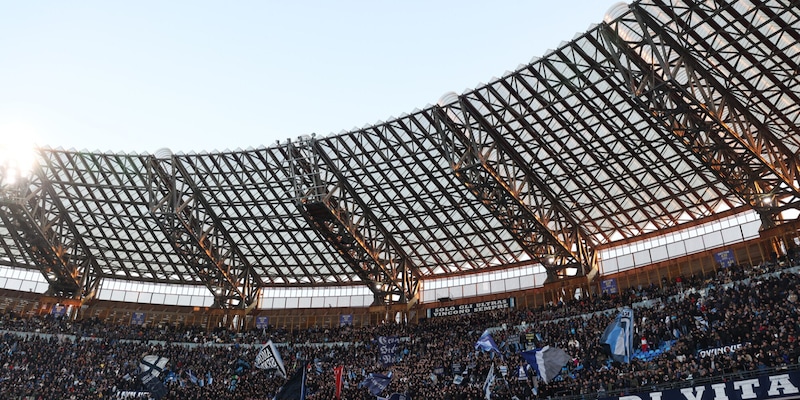Napoli-Hellas, vendita biglietti vietata ai residenti nella provincia di Verona 1 Napoli-Hellas, vendita biglietti vietata ai residenti nella provincia di Verona