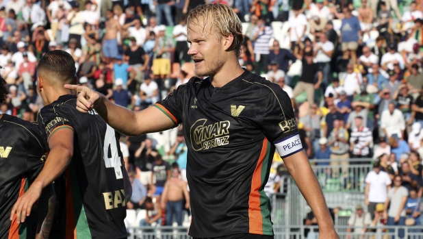 Palermo, tutta un'altra storia: rinforzi, modulo, nuovo spirito. Ora si riparla di Serie A 1 Palermo, tutta un'altra storia: rinforzi, modulo, nuovo spirito. Ora si riparla di Serie A