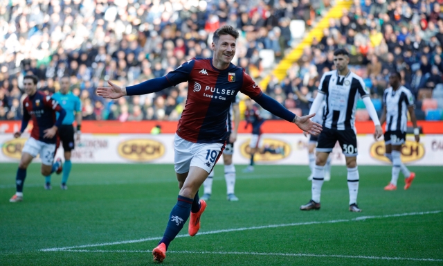 Genoa-Parma, le formazioni ufficiali: Vieira con Pinamonti davanti, Pecchia con Bonny 1 Genoa-Parma, le formazioni ufficiali: Vieira con Pinamonti davanti, Pecchia con Bonny