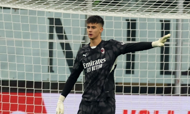 Le due partite di Torriani: si riscalda a San Siro... e poi di corsa a giocare con Milan Futuro 1 Le due partite di Torriani: si riscalda a San Siro... e poi di corsa a giocare con Milan Futuro