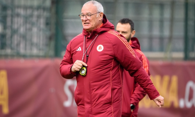 Roma al Tre Fontane davanti a tremila tifosi. Ranieri: "Ci fate sentire amati" 1 Roma al Tre Fontane davanti a tremila tifosi. Ranieri: "Ci fate sentire amati"