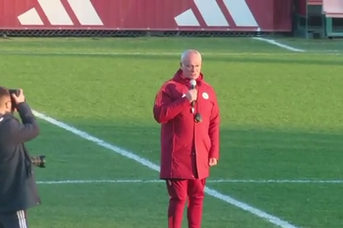 Roma, allenamento a porte aperte. Ranieri al microfono: "Ci fate sentire amati" 1 Roma, allenamento a porte aperte. Ranieri al microfono: "Ci fate sentire amati"