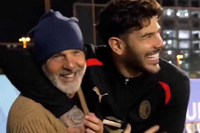 Pioli fa visita al Milan e... sfotte Reijnders: "Quando ti allenavo io..." 1 Pioli fa visita al Milan e... sfotte Reijnders: "Quando ti allenavo io..."