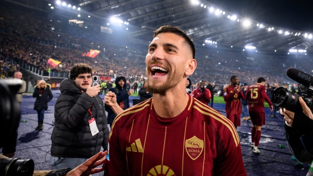 Roma, Pellegrini: "Volevamo la vittoria come fosse la vita. Nello spogliatoio ci siamo caricati" 1 Roma, Pellegrini: "Volevamo la vittoria come fosse la vita. Nello spogliatoio ci siamo caricati"