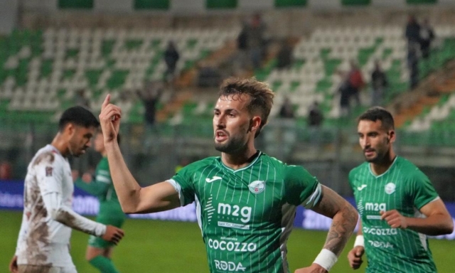 Il Monopoli batte il Foggia e vola in testa al Girone C. Un punto a testa per Cerignola e Avellino 1 Il Monopoli batte il Foggia e vola in testa al Girone C. Un punto a testa per Cerignola e Avellino