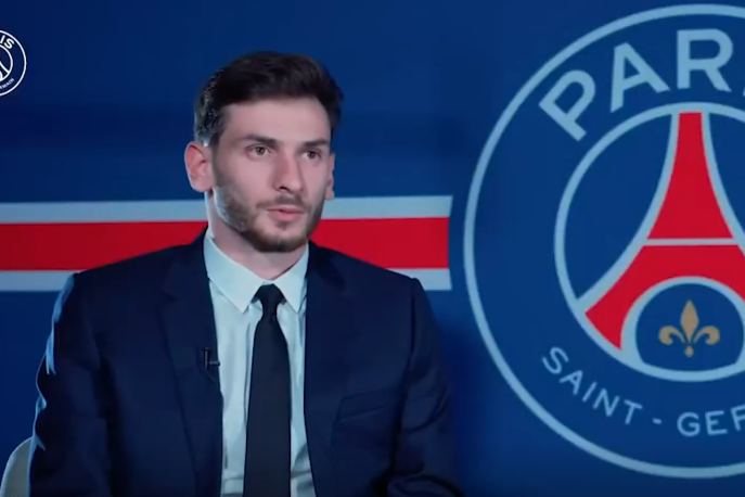 Kvaratskhelia: "Nel Psg hanno giocato tanti grandi, non ci ho pensato molto" 1 Kvaratskhelia: "Nel Psg hanno giocato tanti grandi, non ci ho pensato molto"