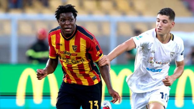Pronostico Cagliari-Lecce: chi vince la sfida salvezza? 1 Pronostico Cagliari-Lecce: chi vince la sfida salvezza?