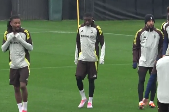 Kolo Muani è già in gruppo. Guarda il primo allenamento del francese 1 Kolo Muani è già in gruppo. Guarda il primo allenamento del francese