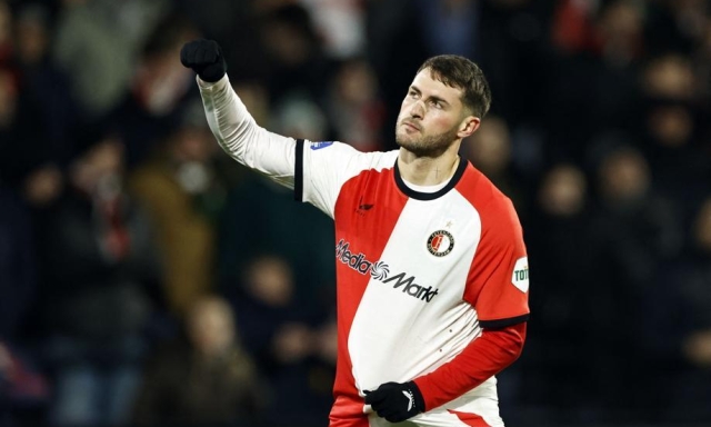 Milan, c'è il sì di Gimenez: via alla trattativa col Feyenoord. Walker, debutto nel derby 1 Milan, c'è il sì di Gimenez: via alla trattativa col Feyenoord. Walker, debutto nel derby