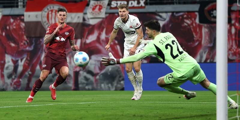Bundesliga, il Lipsia piega il St.Pauli e vola al quarto posto. Pari tra Kiel e Bochum 1 Bundesliga, il Lipsia piega il St.Pauli e vola al quarto posto. Pari tra Kiel e Bochum
