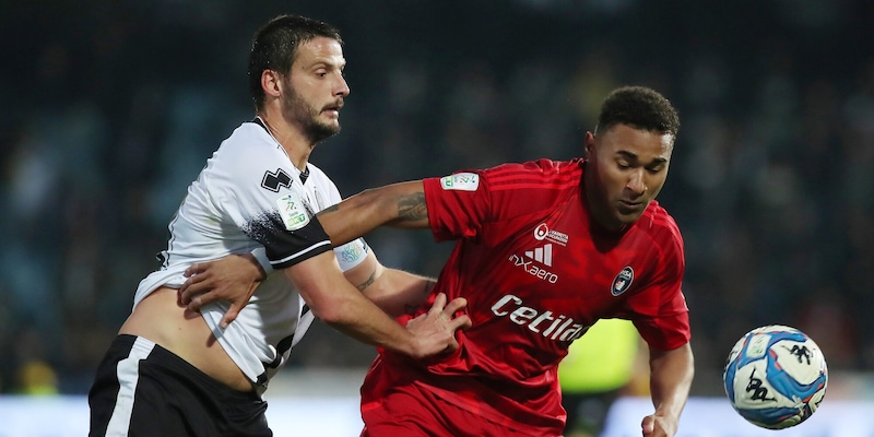 Serie B, il Pisa si ferma a Cesena e scivola a -7 dal Sassuolo 1 Serie B, il Pisa si ferma a Cesena e scivola a -7 dal Sassuolo