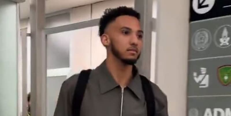 Kelly è sbarcato a Torino: visite e firma, inizia la sua avventura con la Juve 1 Kelly è sbarcato a Torino: visite e firma, inizia la sua avventura con la Juve