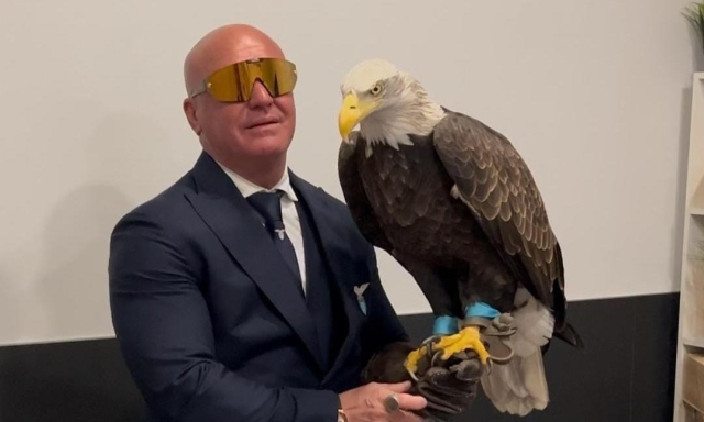 L'ex falconiere contro Lotito: "È scorretto, lo denuncio. La prima volta che l'ho visto russava..." 1 L'ex falconiere contro Lotito: "È scorretto, lo denuncio. La prima volta che l'ho visto russava..."