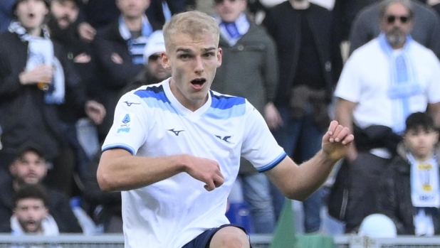 LIVE Lazio-Napoli 1-0: straordinario gol di Isaksen da 25 metri 1 LIVE Lazio-Napoli 1-0: straordinario gol di Isaksen da 25 metri