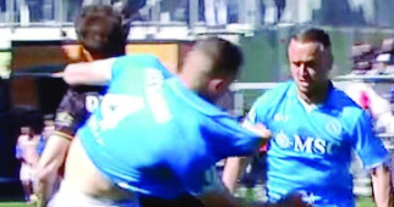 Moviola Venezia-Napoli, bravo Mariani: non c'è rigore su Oristanio 1 Moviola Venezia-Napoli, bravo Mariani: non c'è rigore su Oristanio