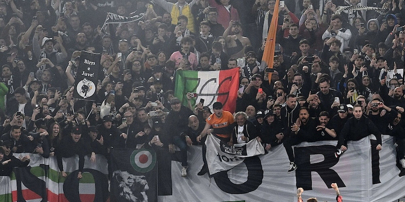 Juve-Verona, i tifosi annunciano la contestazione: il duro comunicato della Curva Sud 1 Juve-Verona, i tifosi annunciano la contestazione: il duro comunicato della Curva Sud