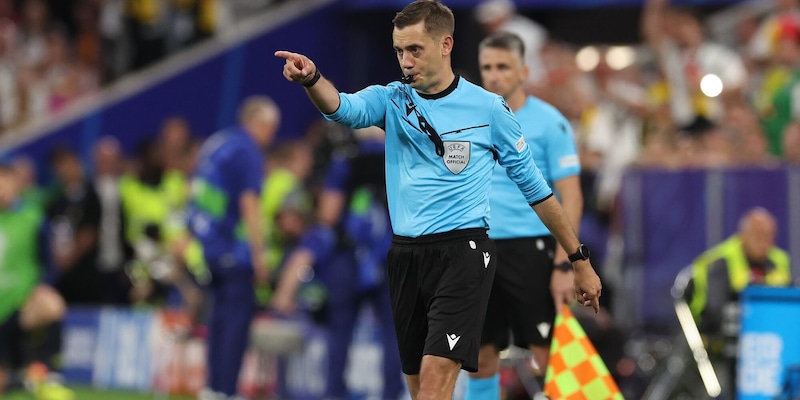 Athletic Bilbao-Roma, chi è l'arbitro scelto dall'Uefa e i precedenti con i giallorossi 1 Athletic Bilbao-Roma, chi è l'arbitro scelto dall'Uefa e i precedenti con i giallorossi