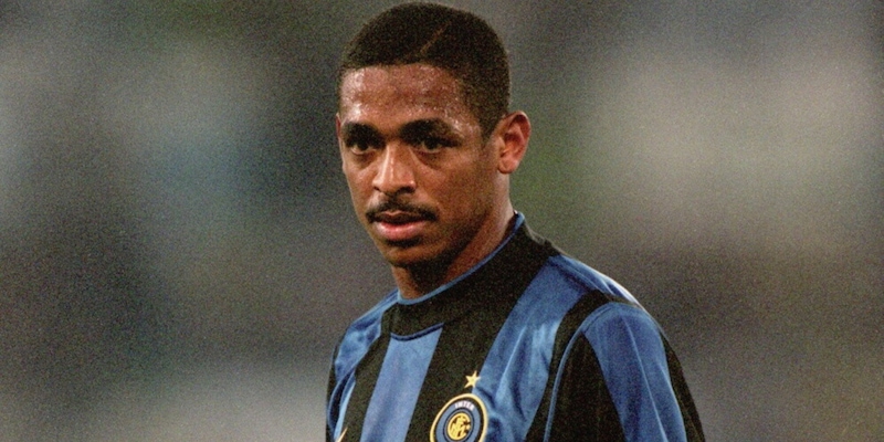 Vampeta, Ronaldo e il vino di Napoleone: "Ma che schifo, dammi il ghiaccio" 1 Vampeta, Ronaldo e il vino di Napoleone: "Ma che schifo, dammi il ghiaccio"
