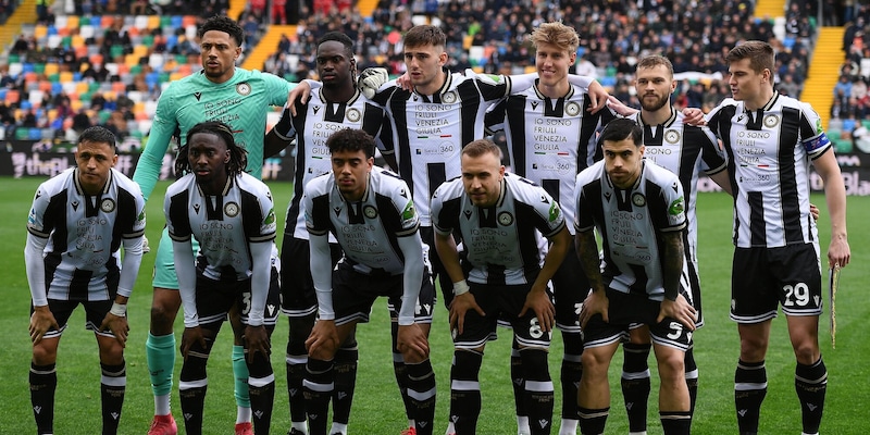 L'Udinese come il Giappone: il bel gesto dopo le partite di Serie A 2 L'Udinese come il Giappone: il bel gesto dopo le partite di Serie A